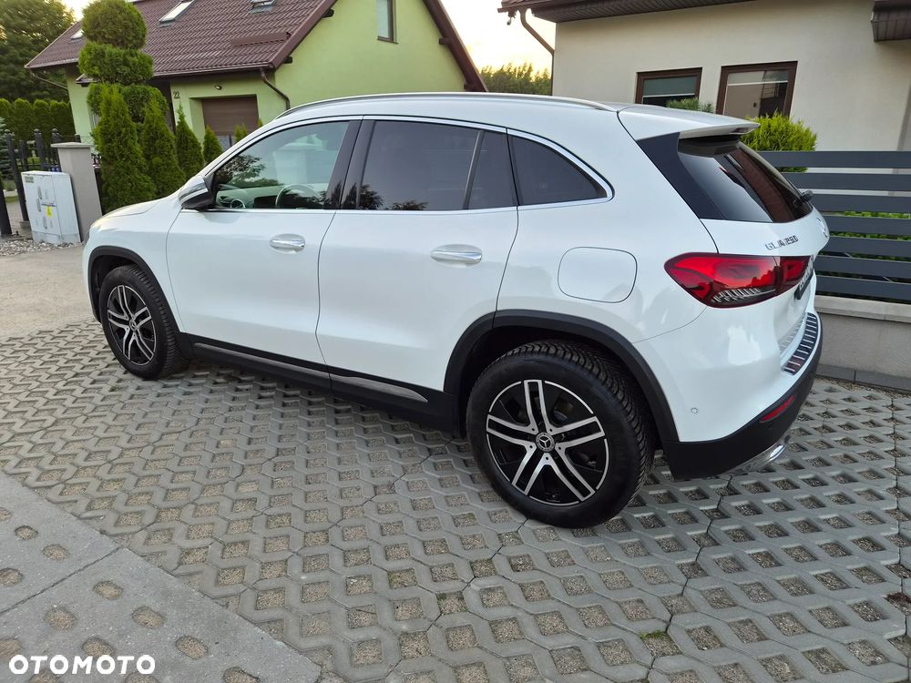 Mercedes-Benz GLA 250 4Matic 8G-DCT Edition 2021 - 13
