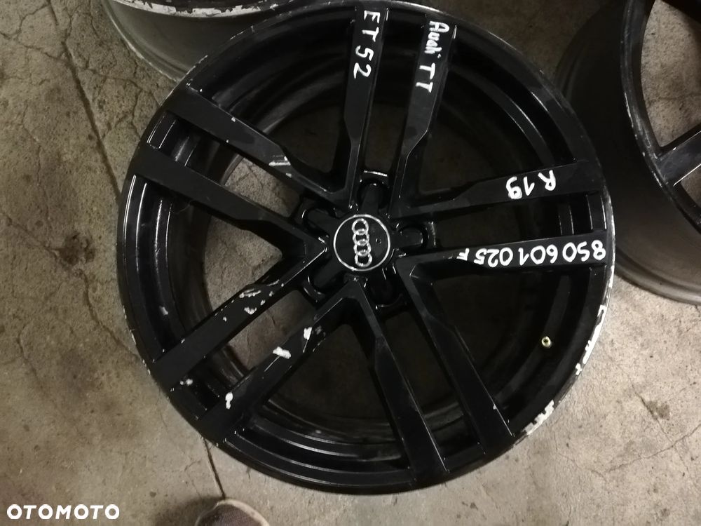 FELGI 19 AUDI 8S0601025F R19 ET52 AUDI TT - 8