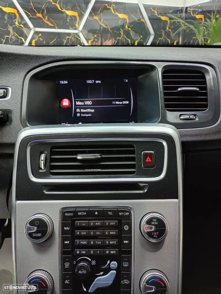 Volvo V60 2.0 D2 R-Design Momentum - 19