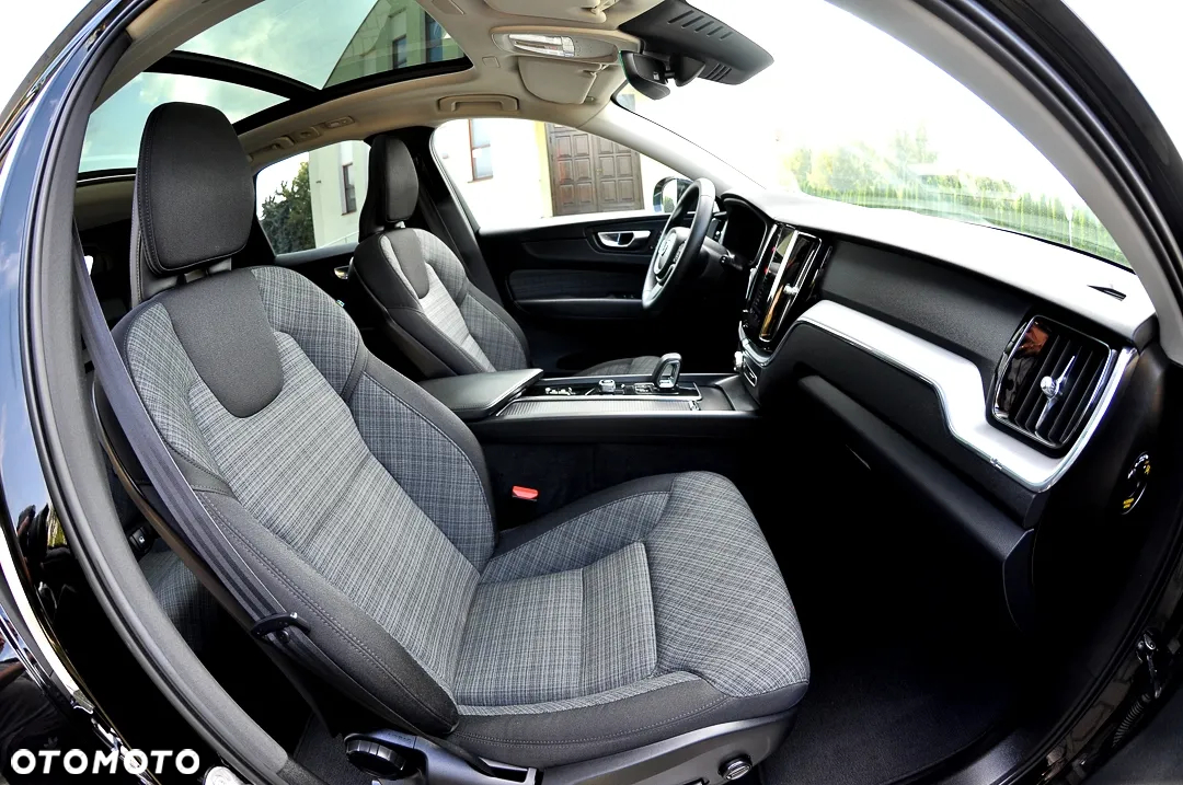 Volvo XC 60 B4 D Geartronic Momentum Pro - 25