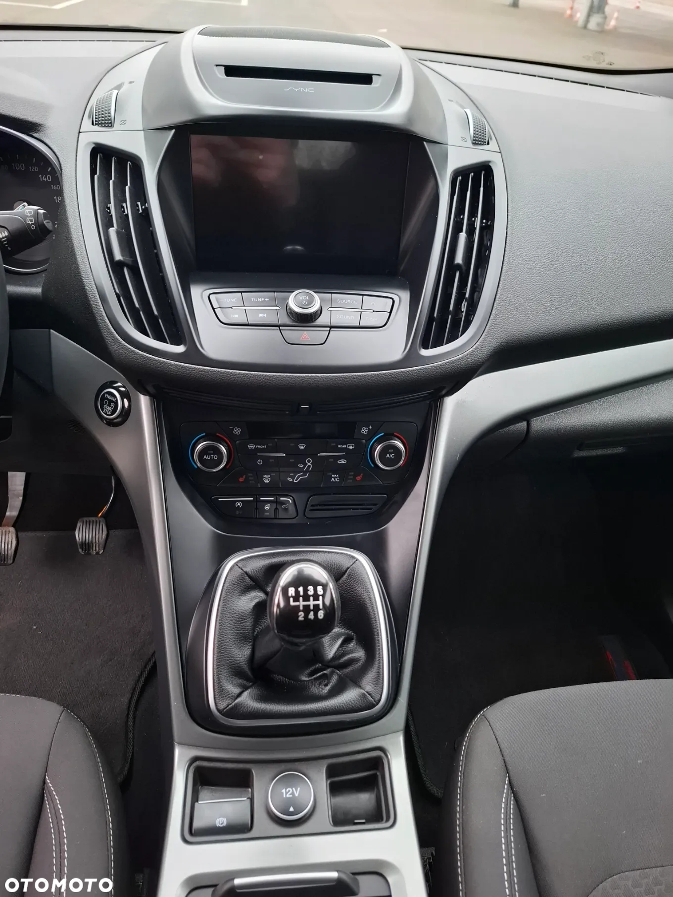 Ford Kuga - 36