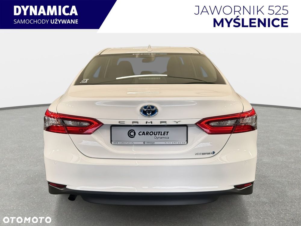 Toyota Camry - 8