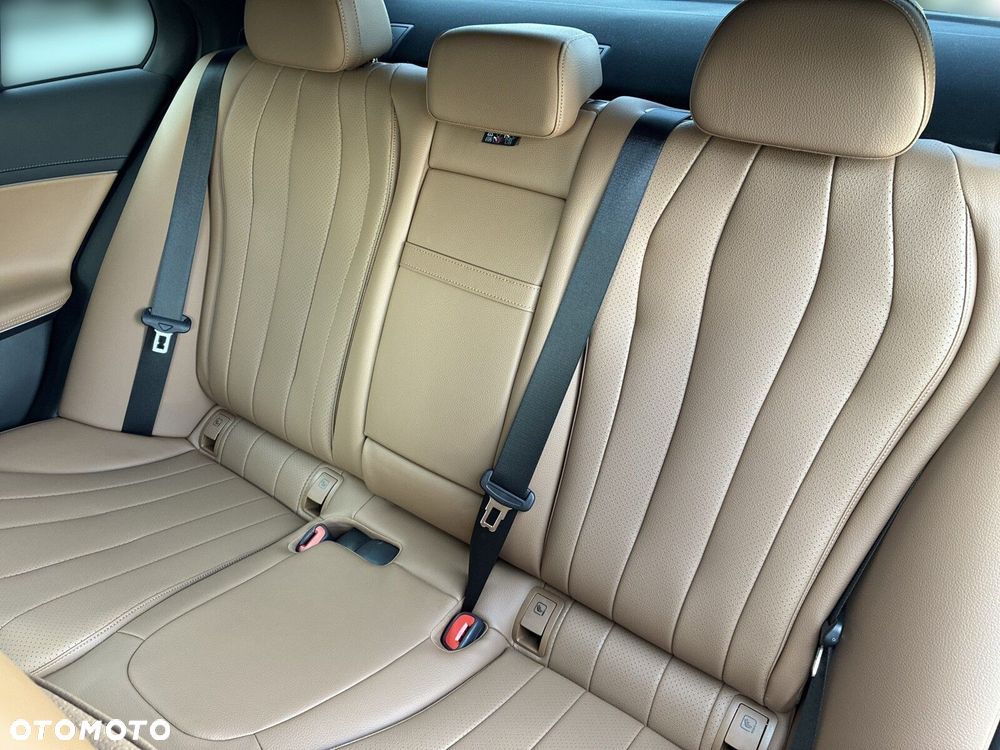 Mercedes-Benz Klasa E 220 d mHEV 4-Matic AMG 9G-Tronic - 23