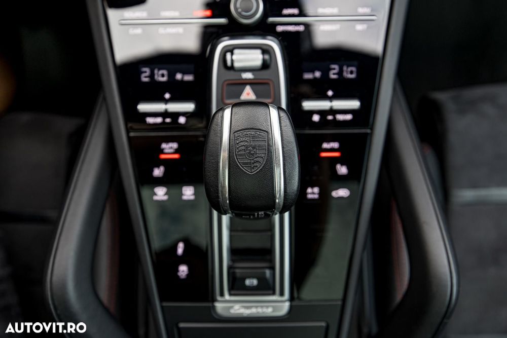 Porsche Cayenne - 26
