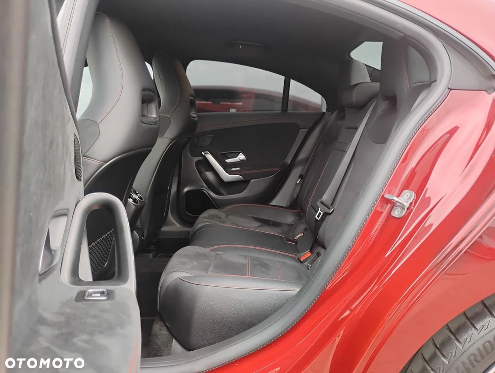 Mercedes-Benz CLA 200 AMG Line 7G-DCT - 12