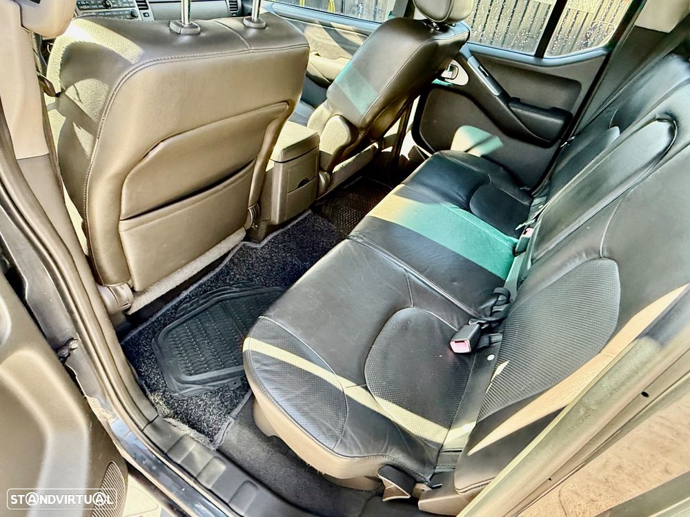 Nissan Navara 2.5 dCi CD LE Prem.+BDT AT - 22