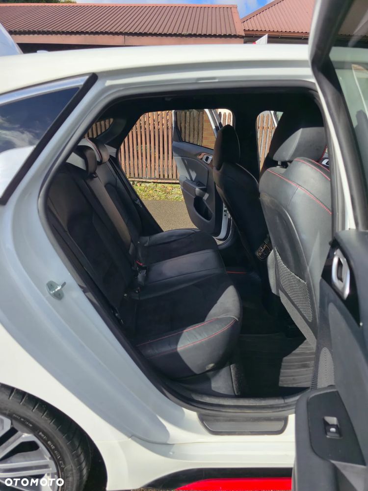 Kia ProCeed 1.6 T-GDI GT DCT - 8