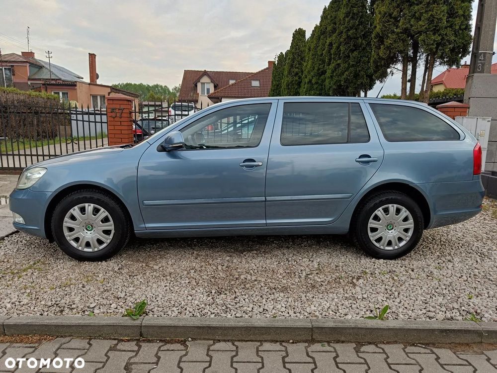 Skoda Octavia 1.6 Combi Ambiente - 4