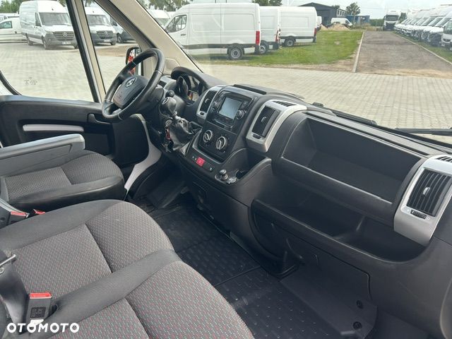 Opel Movano - 8