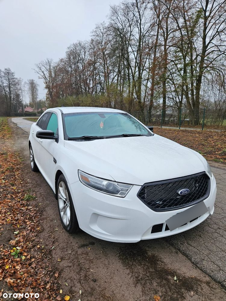 Ford Taurus - 10