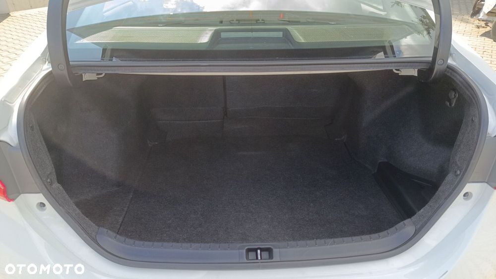 Toyota Corolla 1.6 Classic Plus - 12