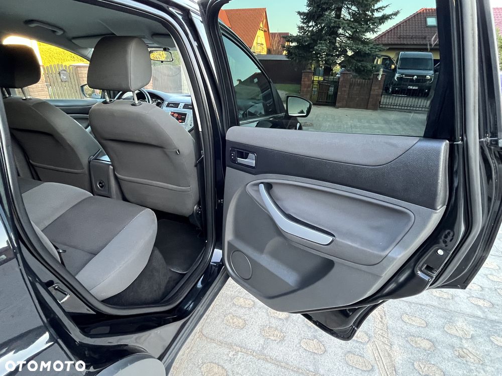 Ford Kuga 2.0 TDCi 2x4 Champions Edition - 12