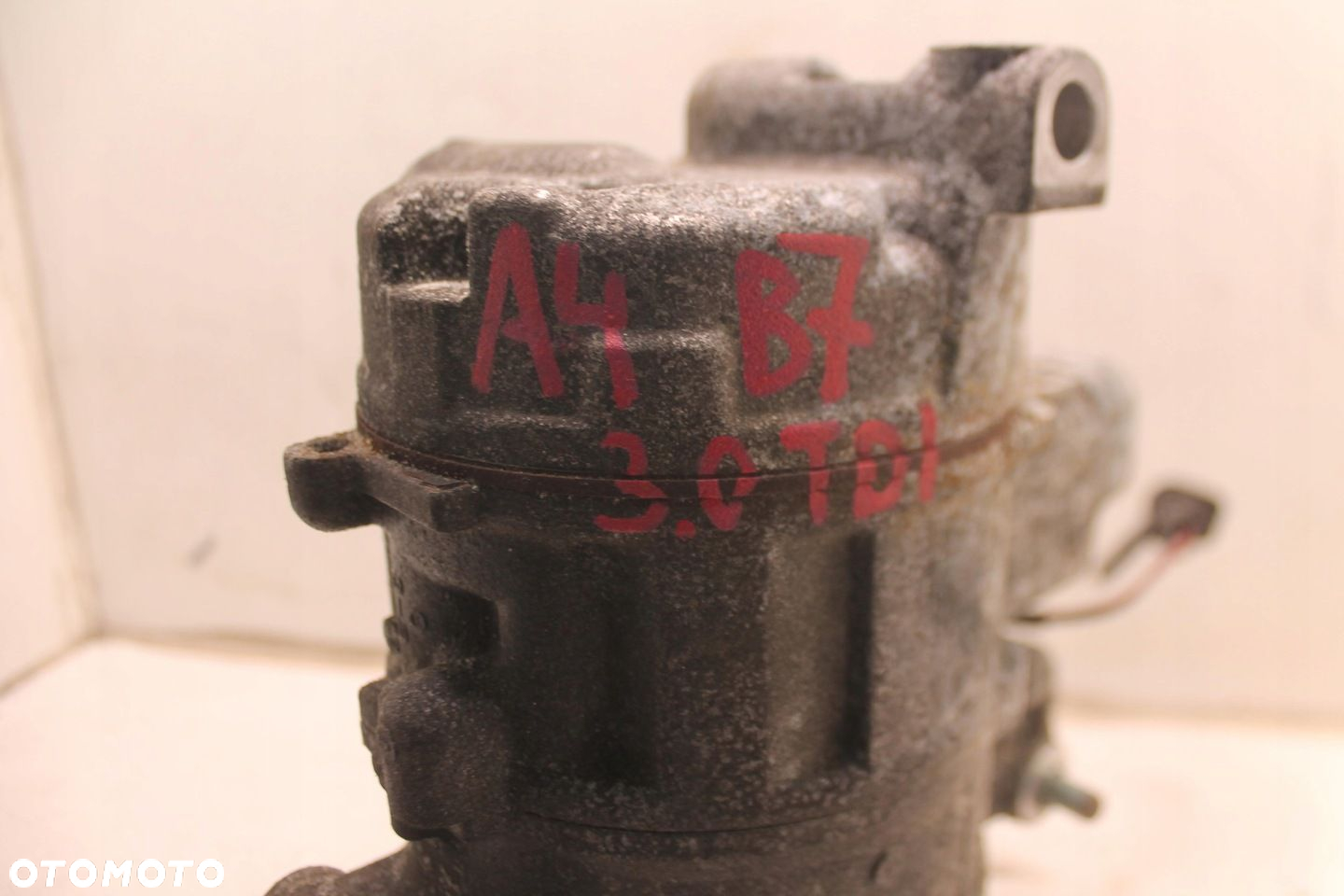 POMPA SPRĘŻARKA KLIMATYZACJI 8E0260805BL AUDI A4 B7 3.0 TDI 04-08 - 3