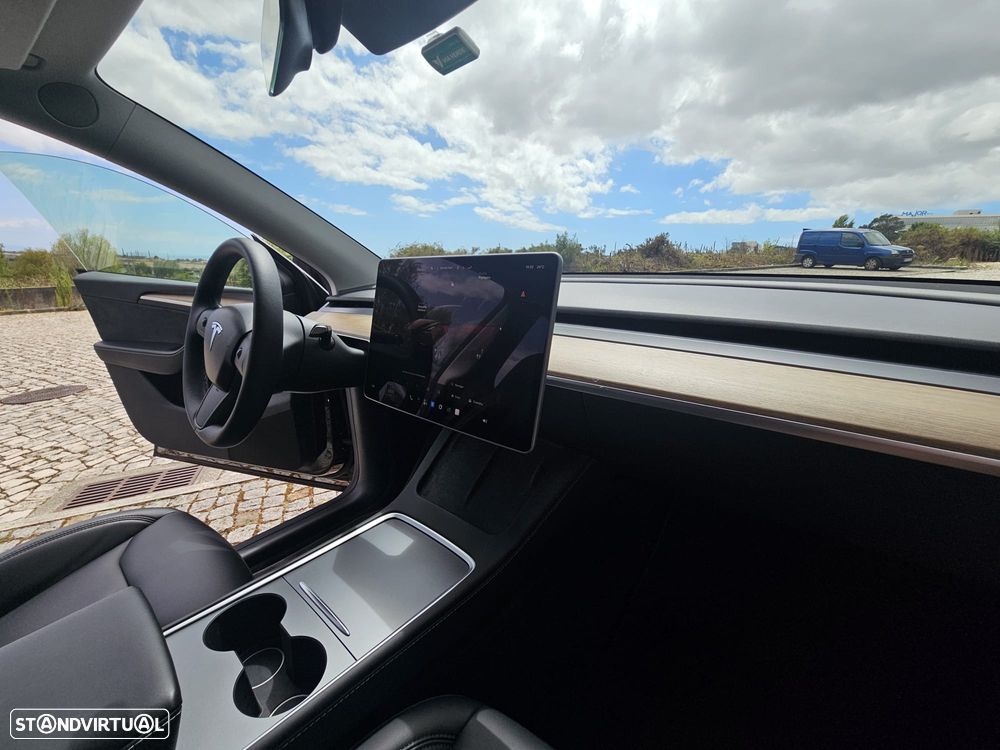 Tesla Model Y Long Range Tração Integral - 22