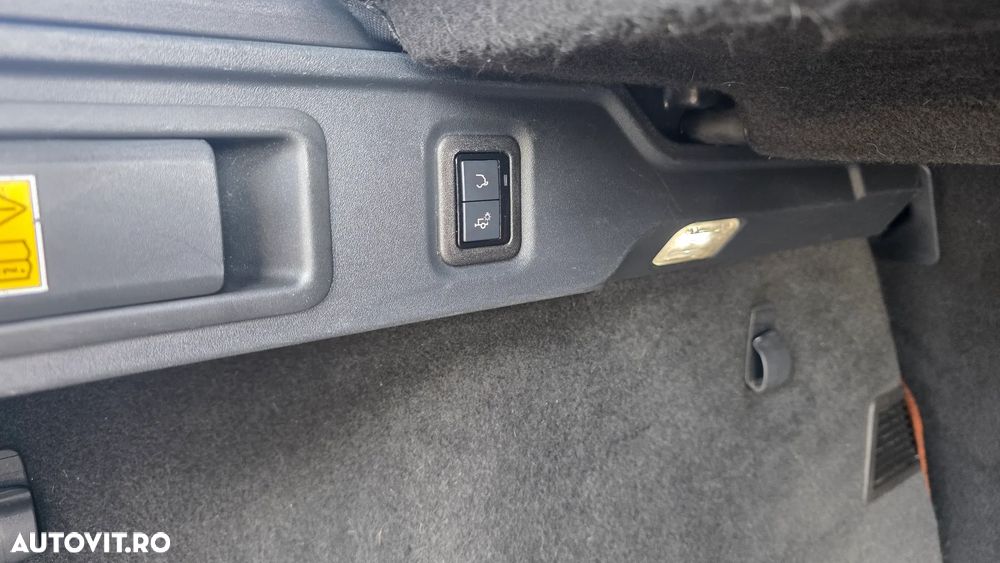 Jaguar F-Pace D300 AWD - 35