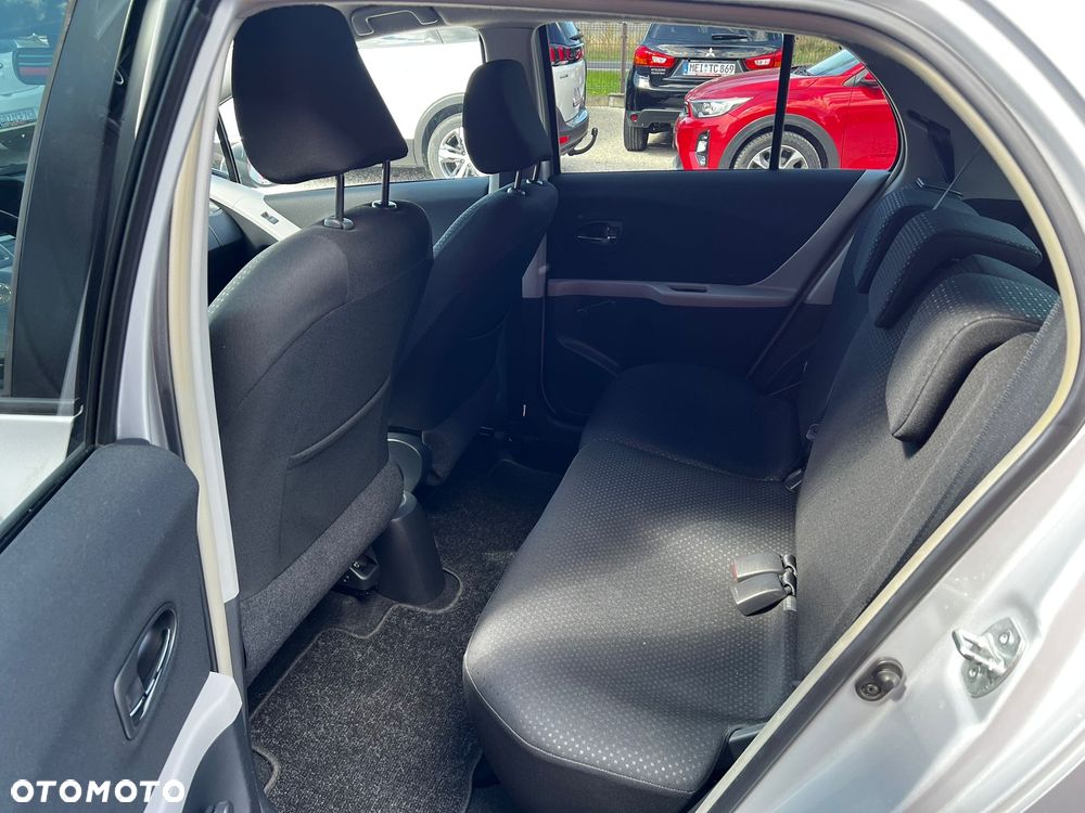 Toyota Yaris 1.33 VVT-i Executive - 28