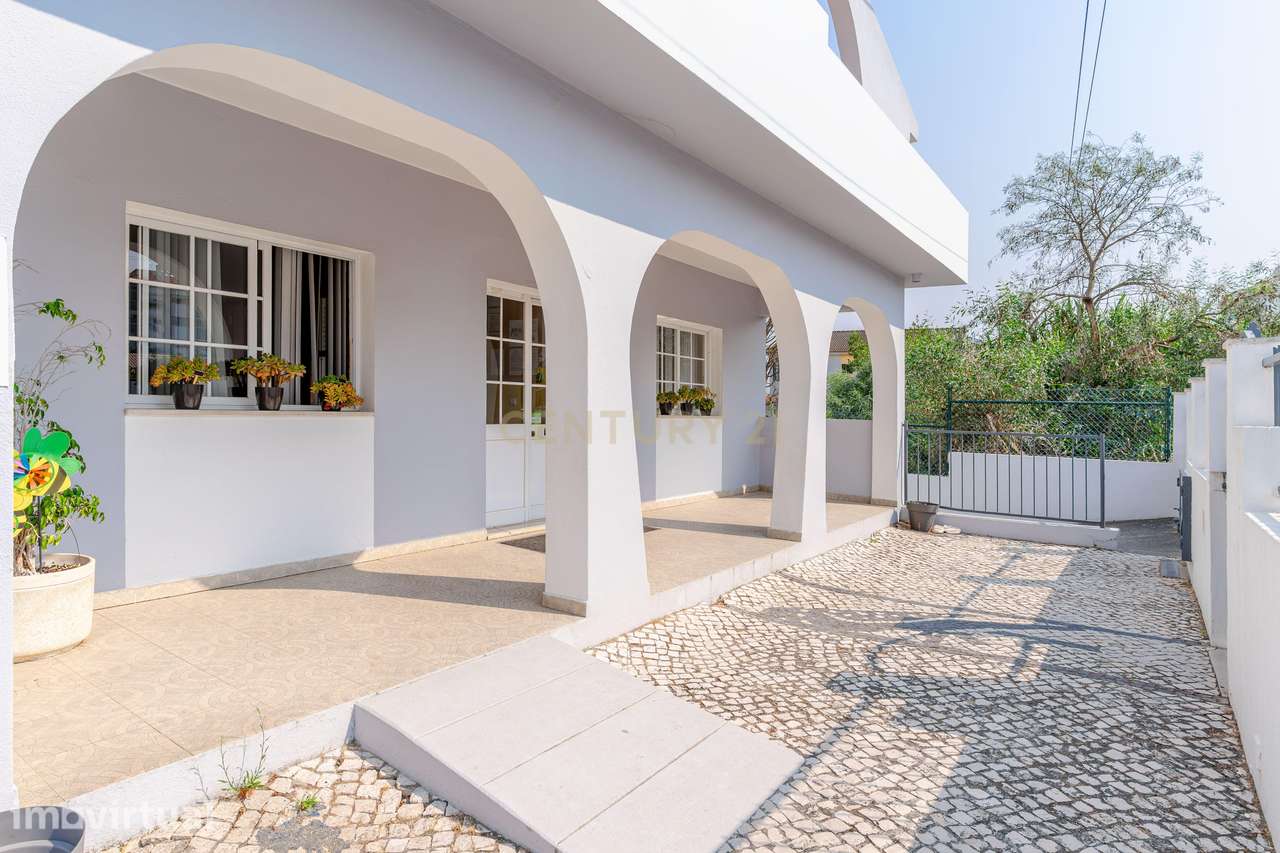 Edifício de Serviços com Potencial de Reconversão para Habitação - Arr - Grande imagem: 3/48