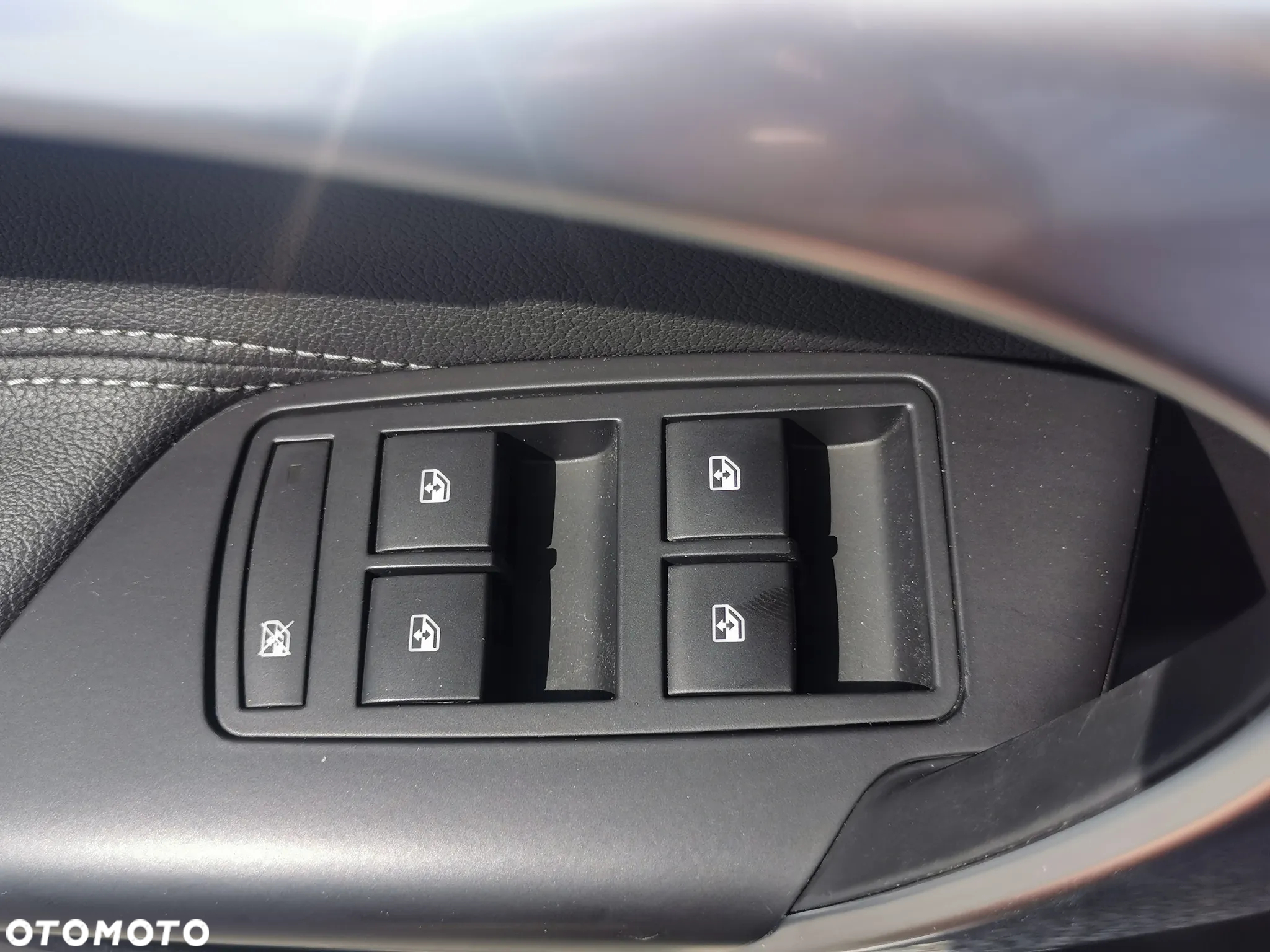 Opel Insignia 1.6 T Cosmo EU6 - 33