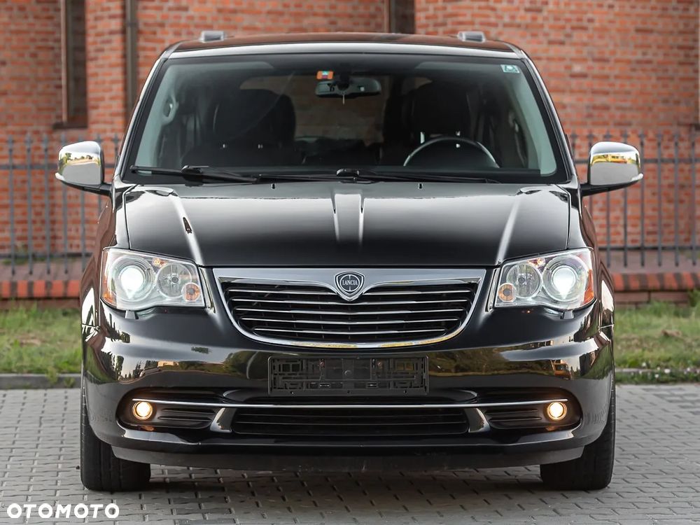 Lancia Voyager - 4