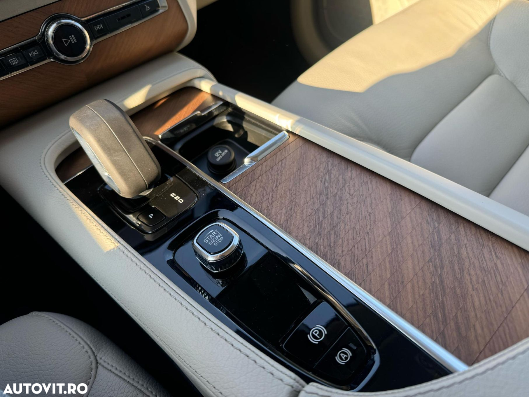 Volvo XC 90 B5 D AWD Geartronic Momentum Pro - 21