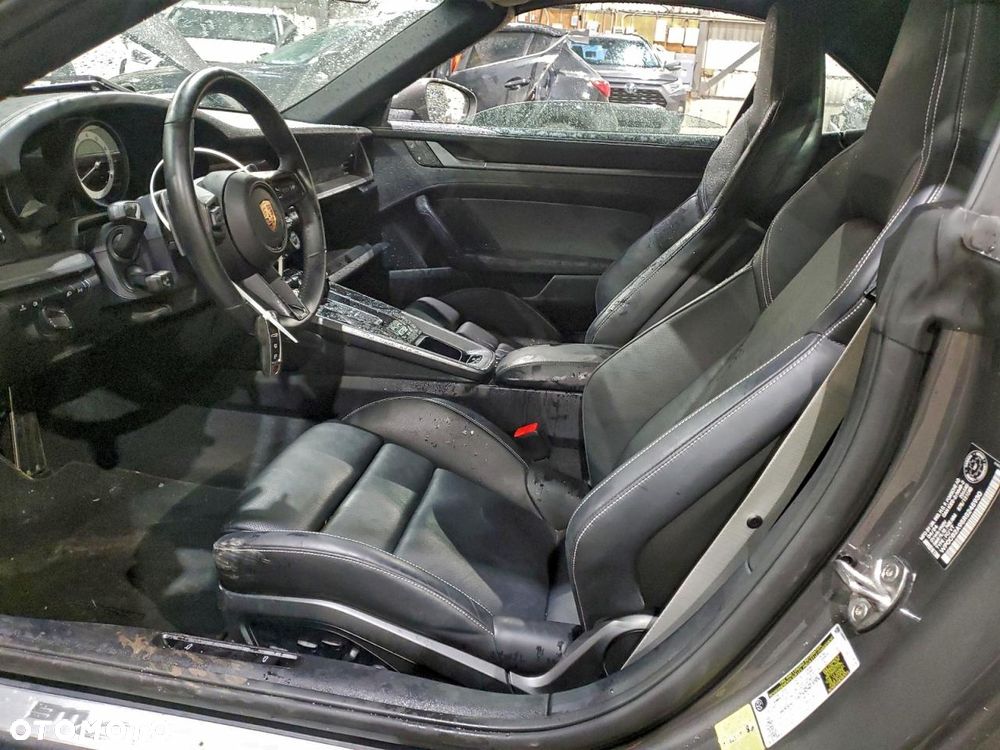 Porsche 911 Carrera PDK - 8