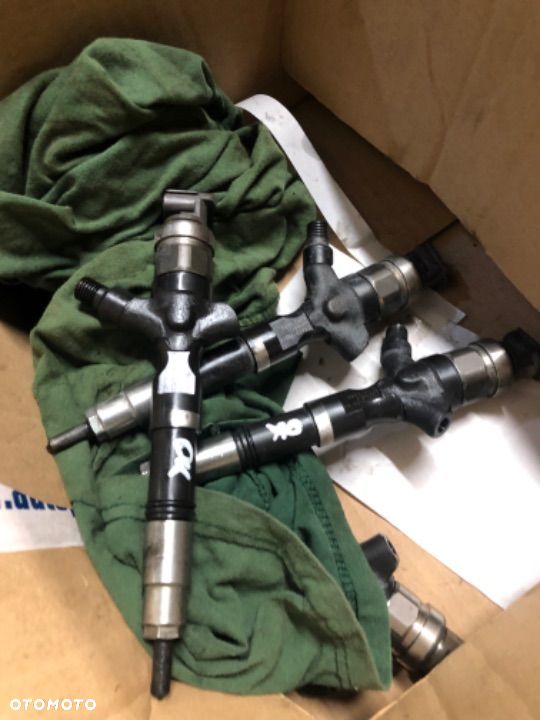Wtryskiwacze toyota hilux 3.0 2.5 d4d 23670-30150 - 2