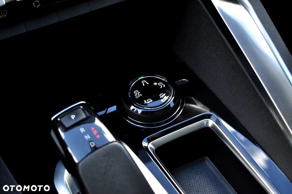 Peugeot 3008 1.2 PureTech Allure S&S EAT8 - 31