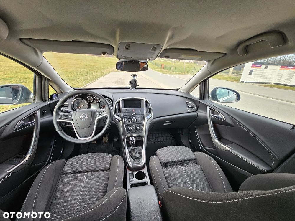 Opel Astra 1.7 CDTI Cosmo - 11