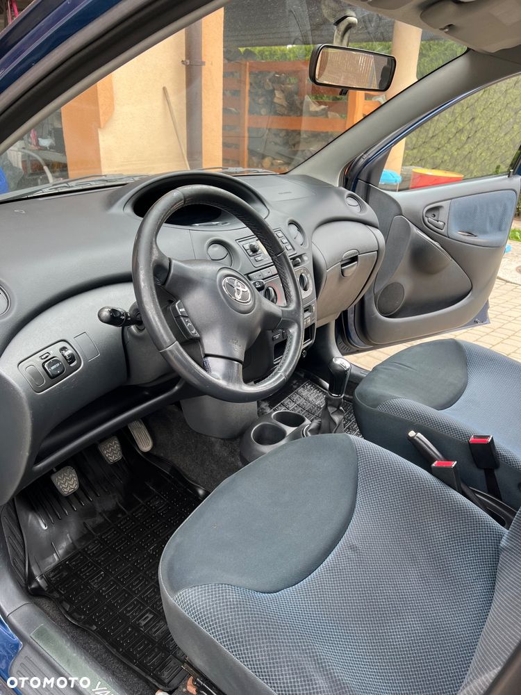 Toyota Yaris 1.0 Sol - 8