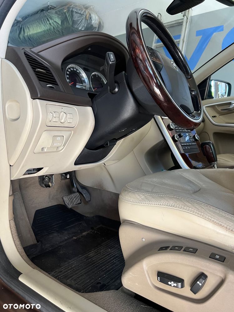 Volvo XC 60 - 8