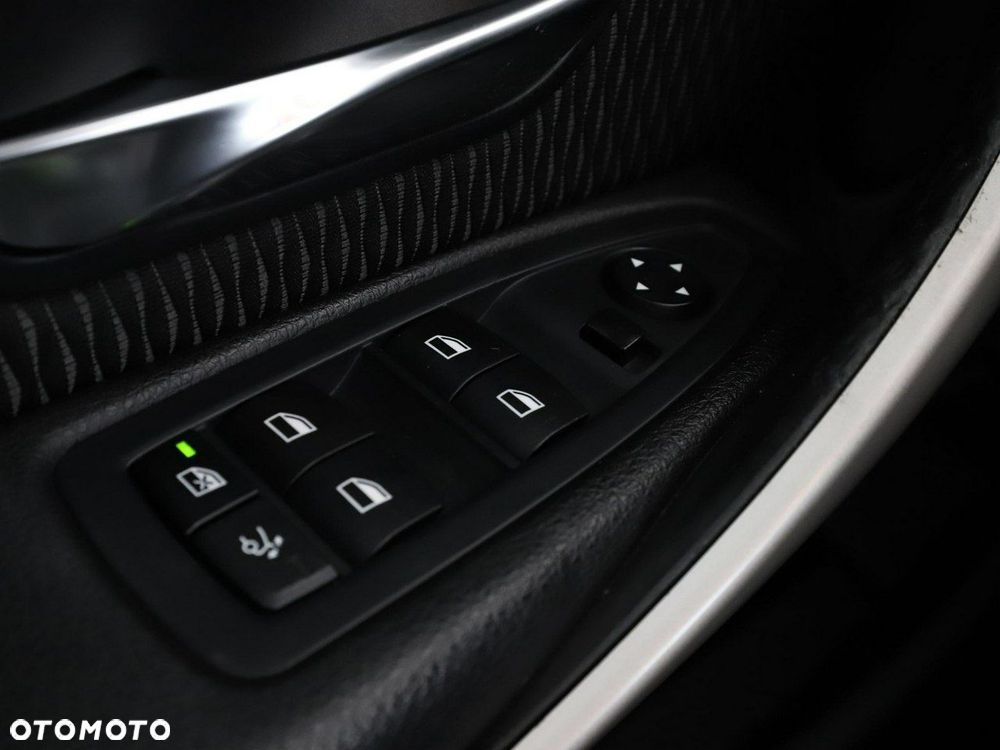 BMW Seria 3 318d Advantage - 34