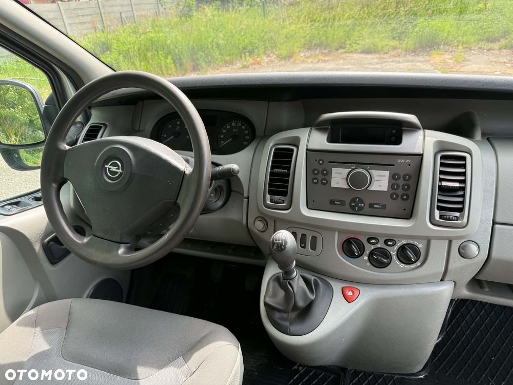 Opel Vivaro Tour - 6