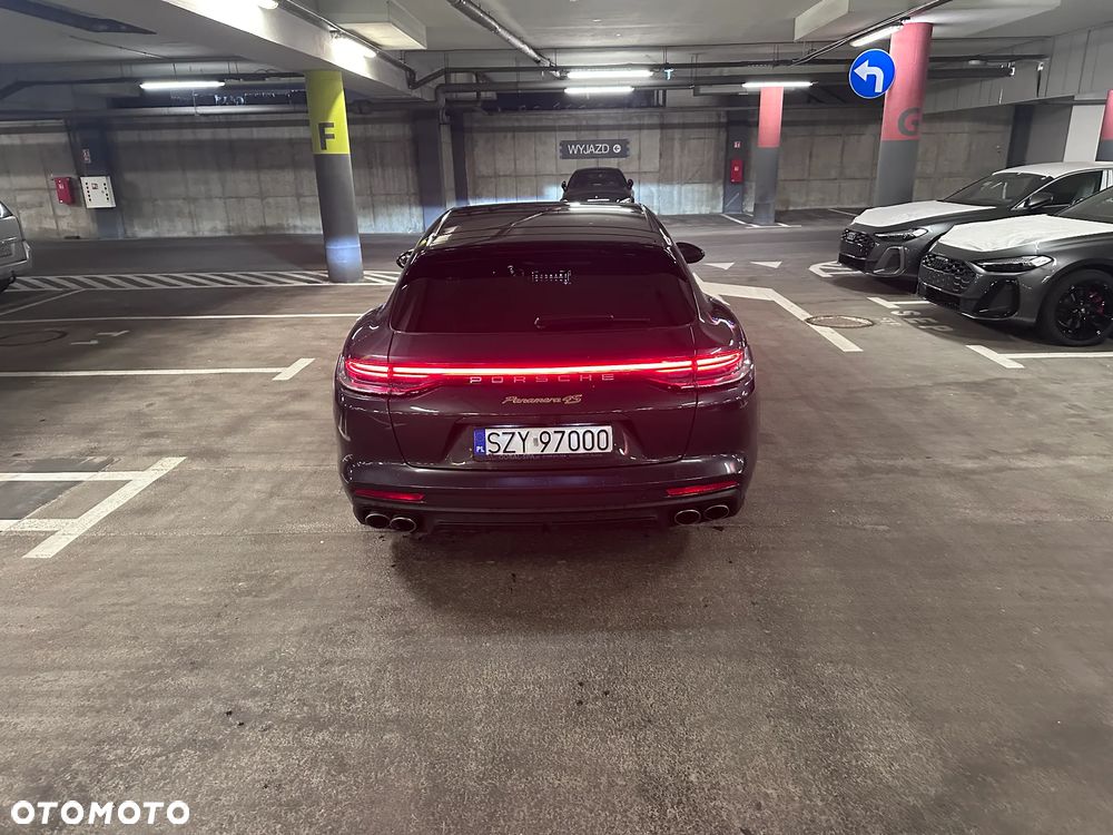 Porsche Panamera - 12