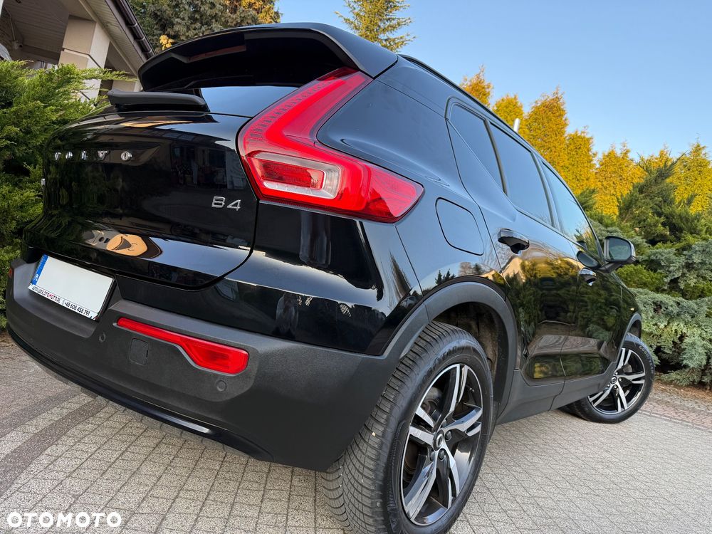 Volvo XC 40 B4 B DKG Plus Black Edition - 21