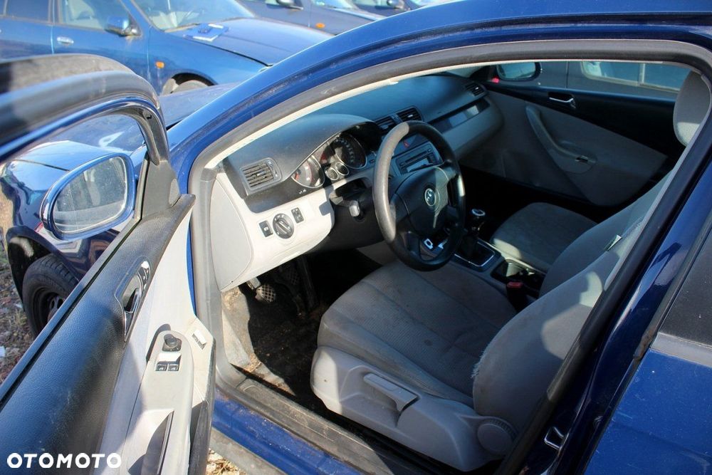 VW Passat B6 2007 1.9TDI BKC Kombi (MASKA, ZDERZAK, LAMPA, BŁOTNIK, DRZWI, SZYBA, FOTEL) - 9