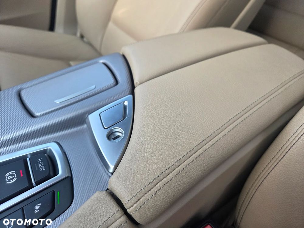 BMW Seria 5 M550d xDrive - 33