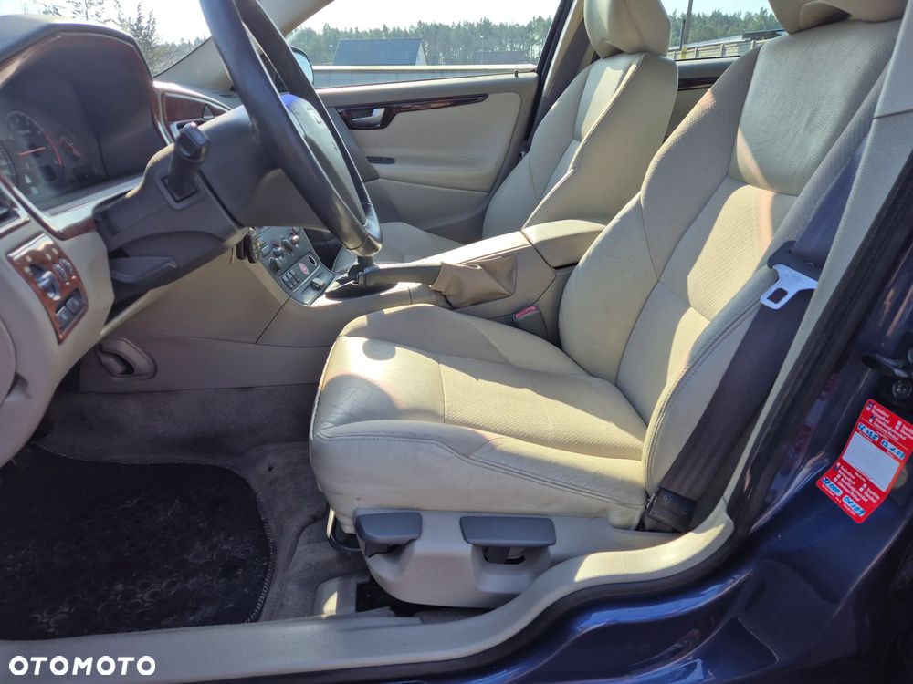 Volvo S60 2.4 Premium - 17