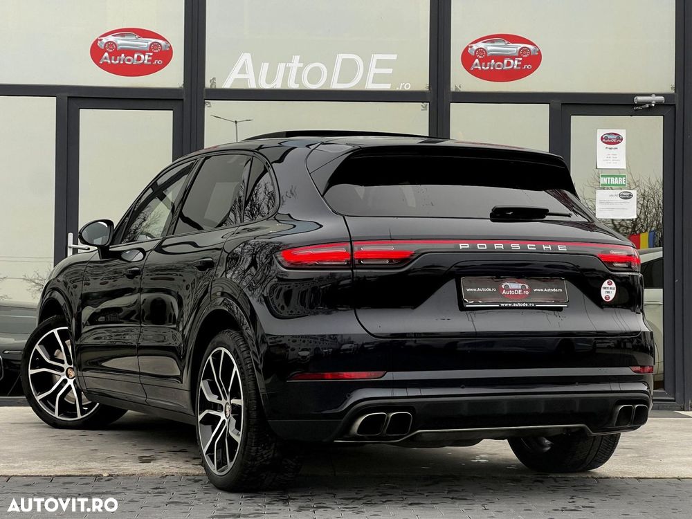 Porsche Cayenne Turbo - 3