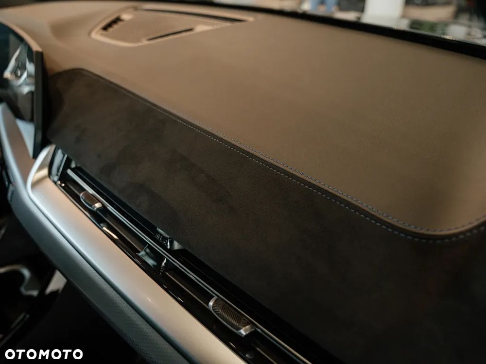 BMW iX2 eDrive20 - 9