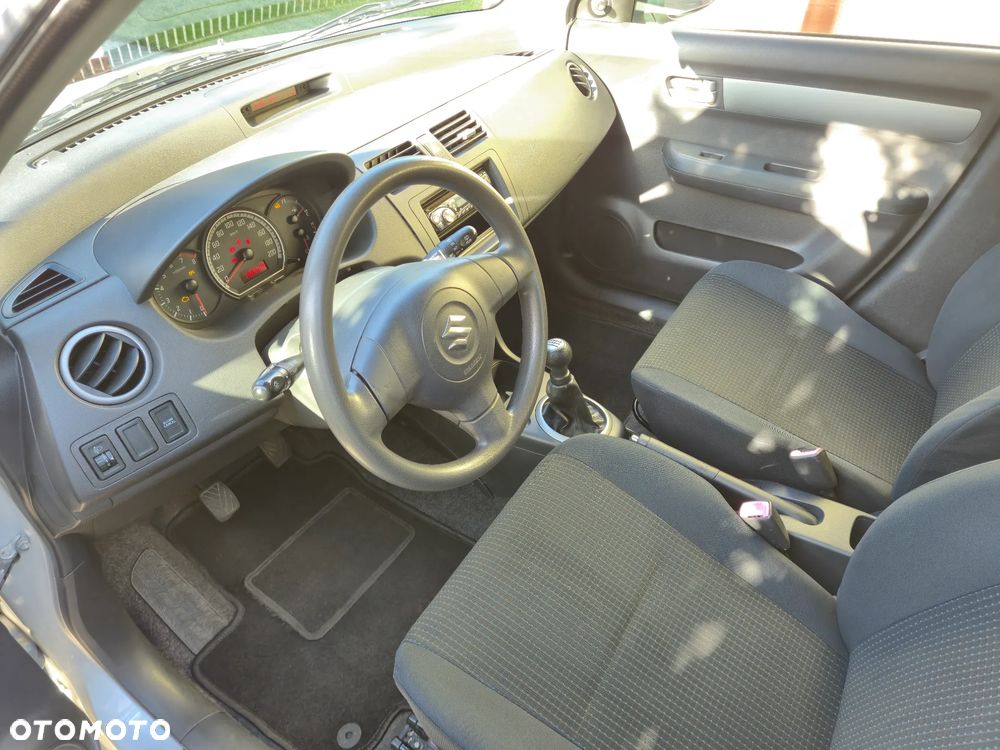 Suzuki Swift - 7