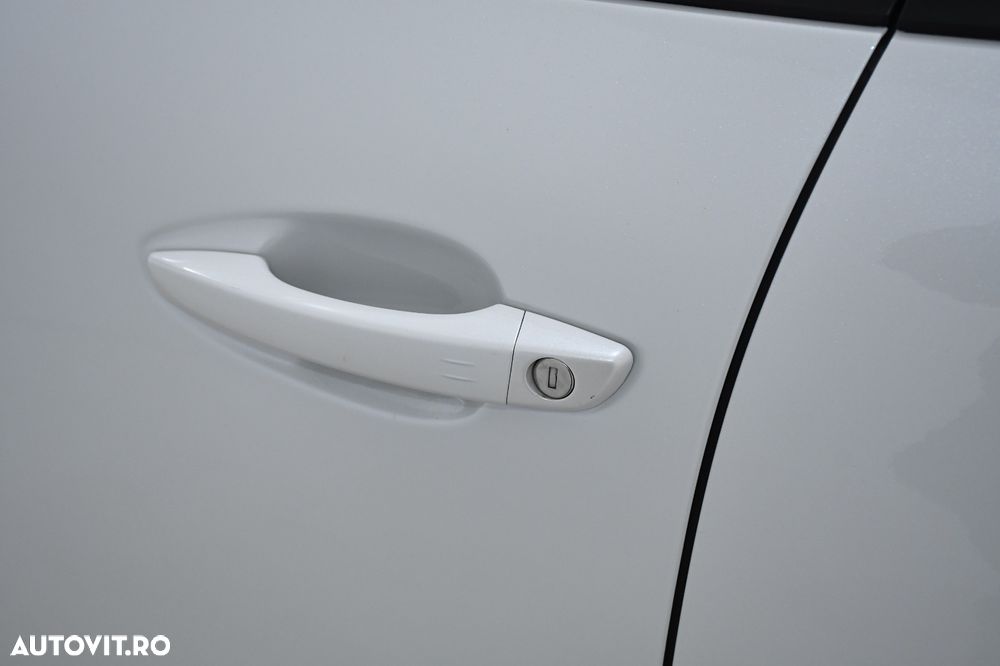 Peugeot 3008 1.2 PureTech Turbo S&S Allure - 34