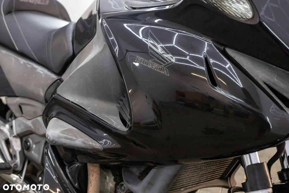 Honda NT - 23
