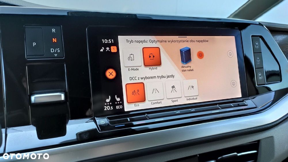 Volkswagen Multivan - 33