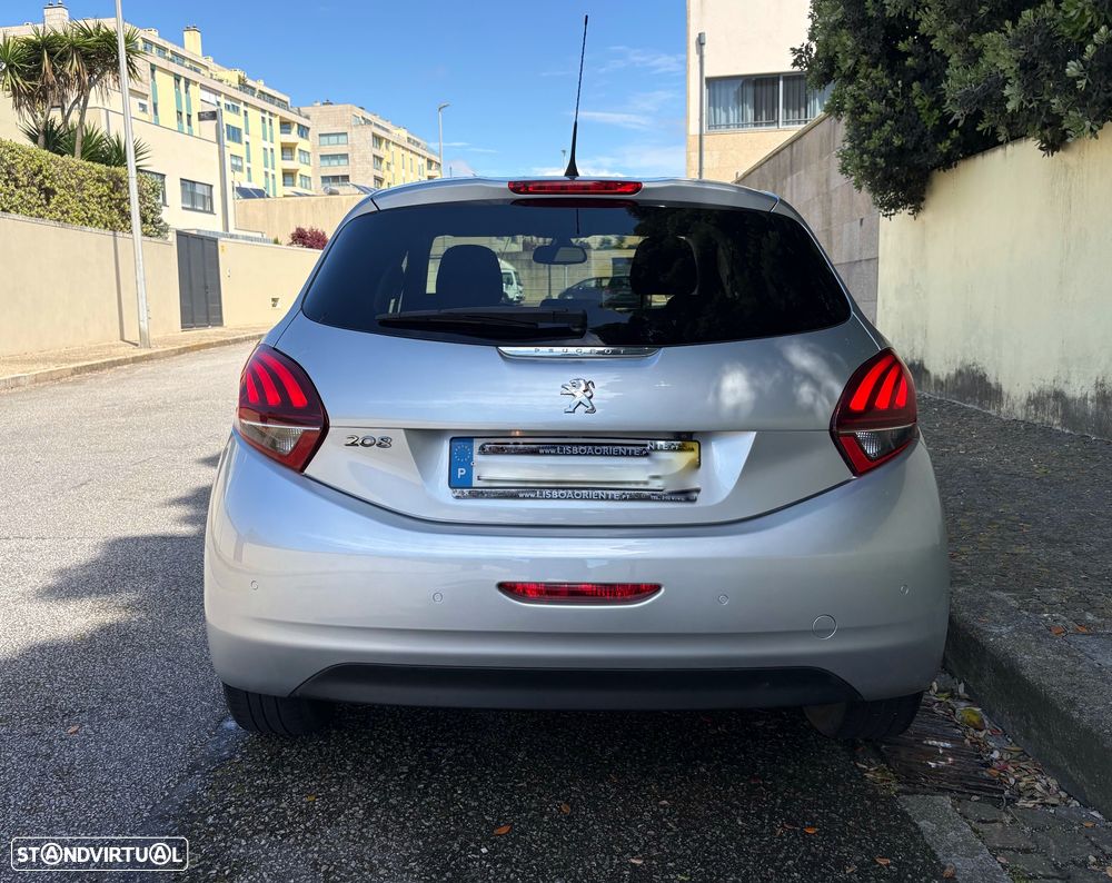 Peugeot 208 1.6 BlueHDi Style - 11