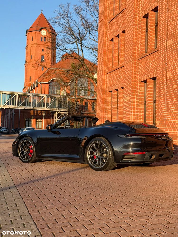 Porsche 911 Carrera 4S - 4