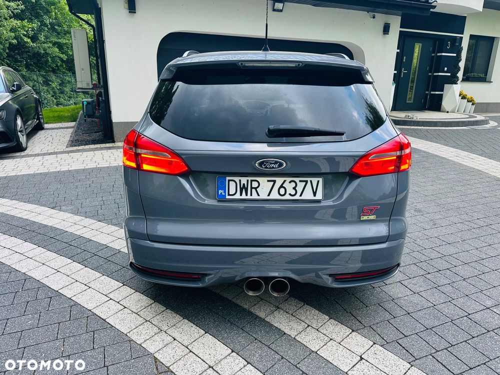 Ford Focus 2.0 TDCi ST mit Leder-Sport-Paket - 24