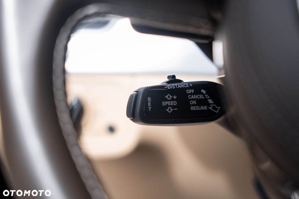 Audi S8 Standard - 35