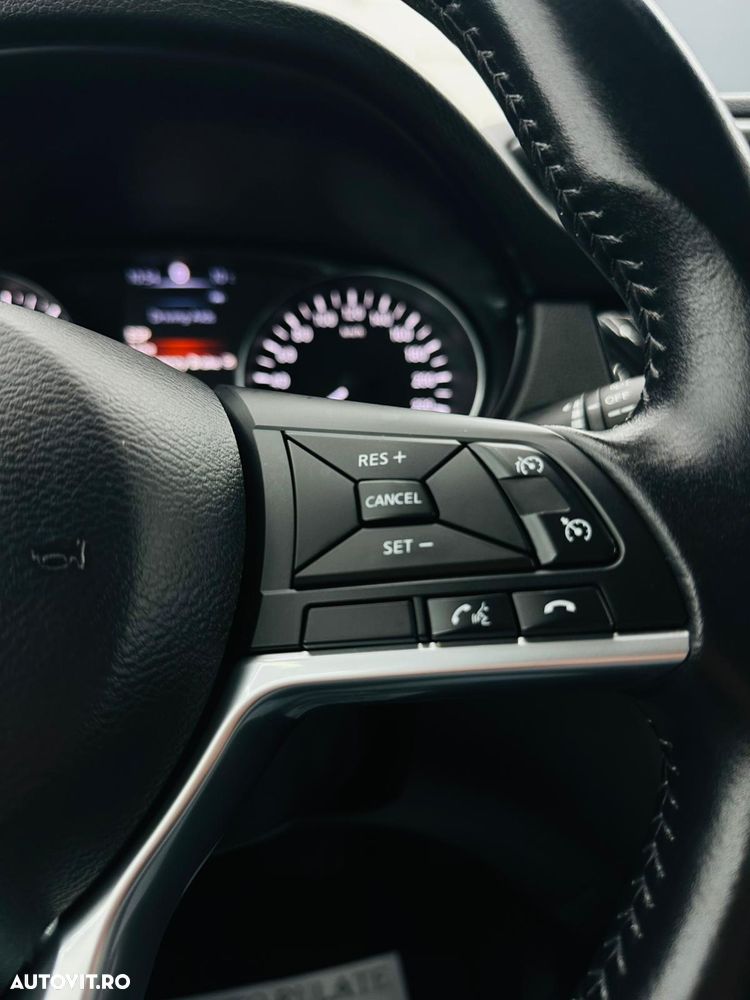 Nissan Qashqai 1.2 DIG-T Xtronic N-Vision - 27