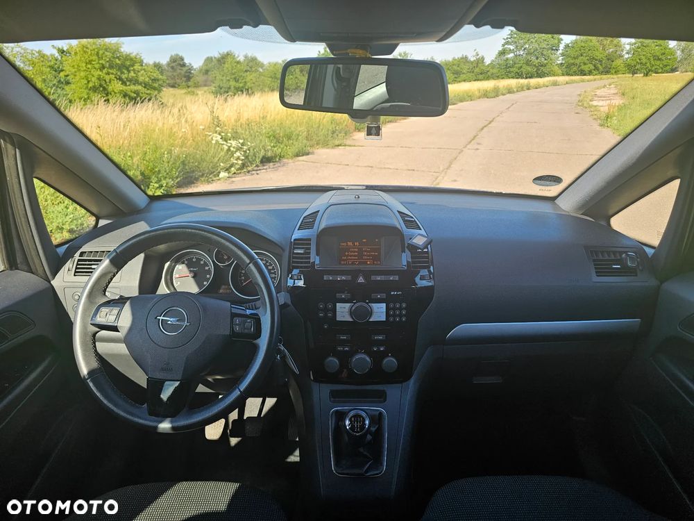 Opel Zafira 1.6 Cosmo - 23