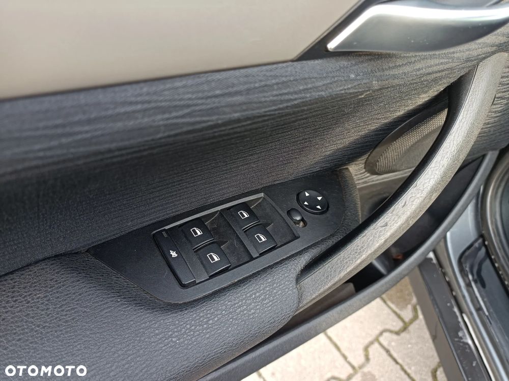 BMW X1 xDrive18d xLine - 15